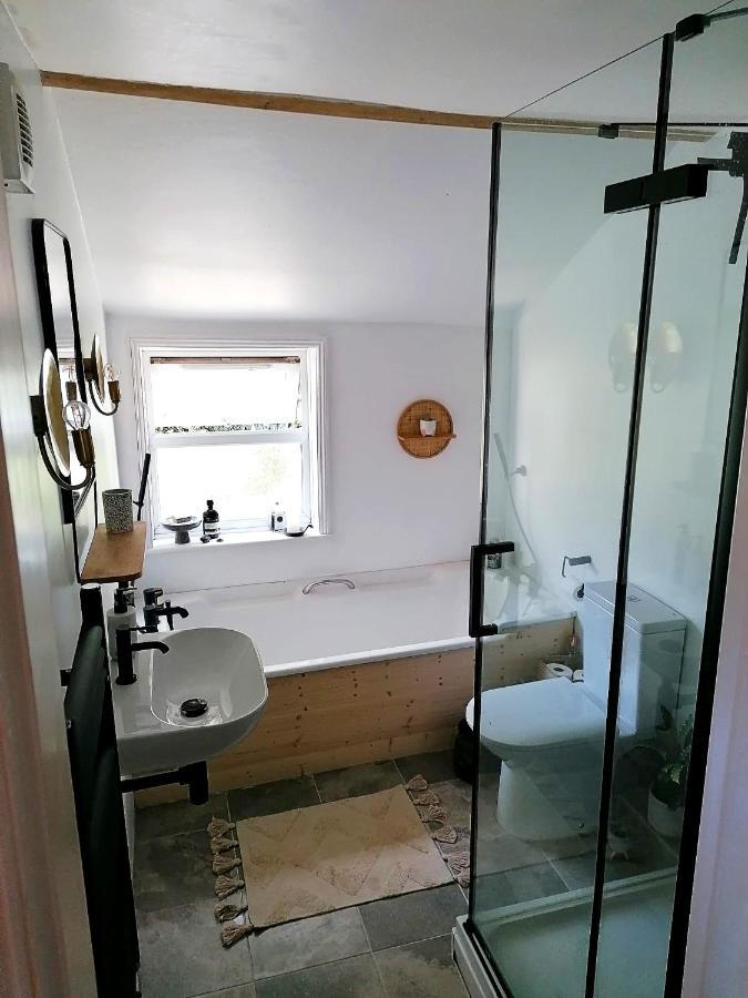 Unique City Centre House With Log Burner & Courtyard NWI Extérieur photo